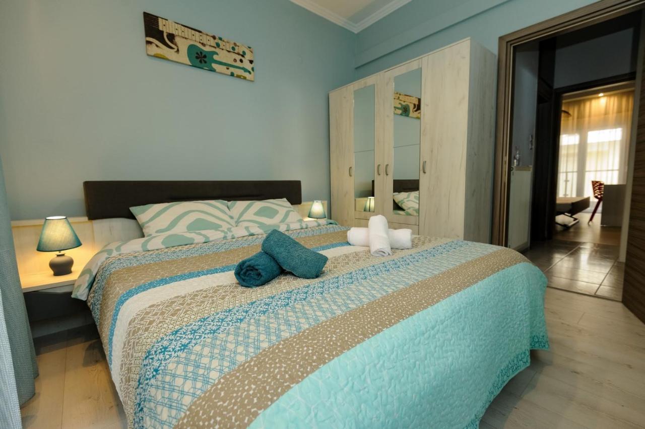 4 Colours Apartment Thessaloniki Exterior photo