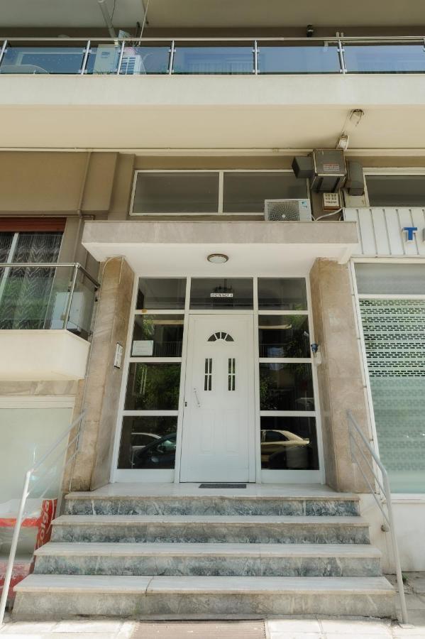 4 Colours Apartment Thessaloniki Exterior photo